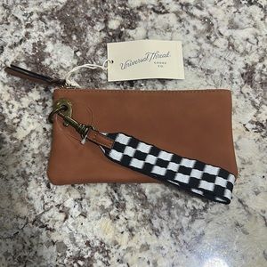 Universal Thread Goods Co. Small Brown Zip Wristlet Handbag Clutch NWT